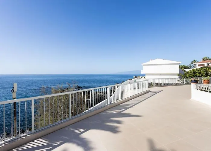 Pn 12 * Puerto de Santiago (Tenerife)